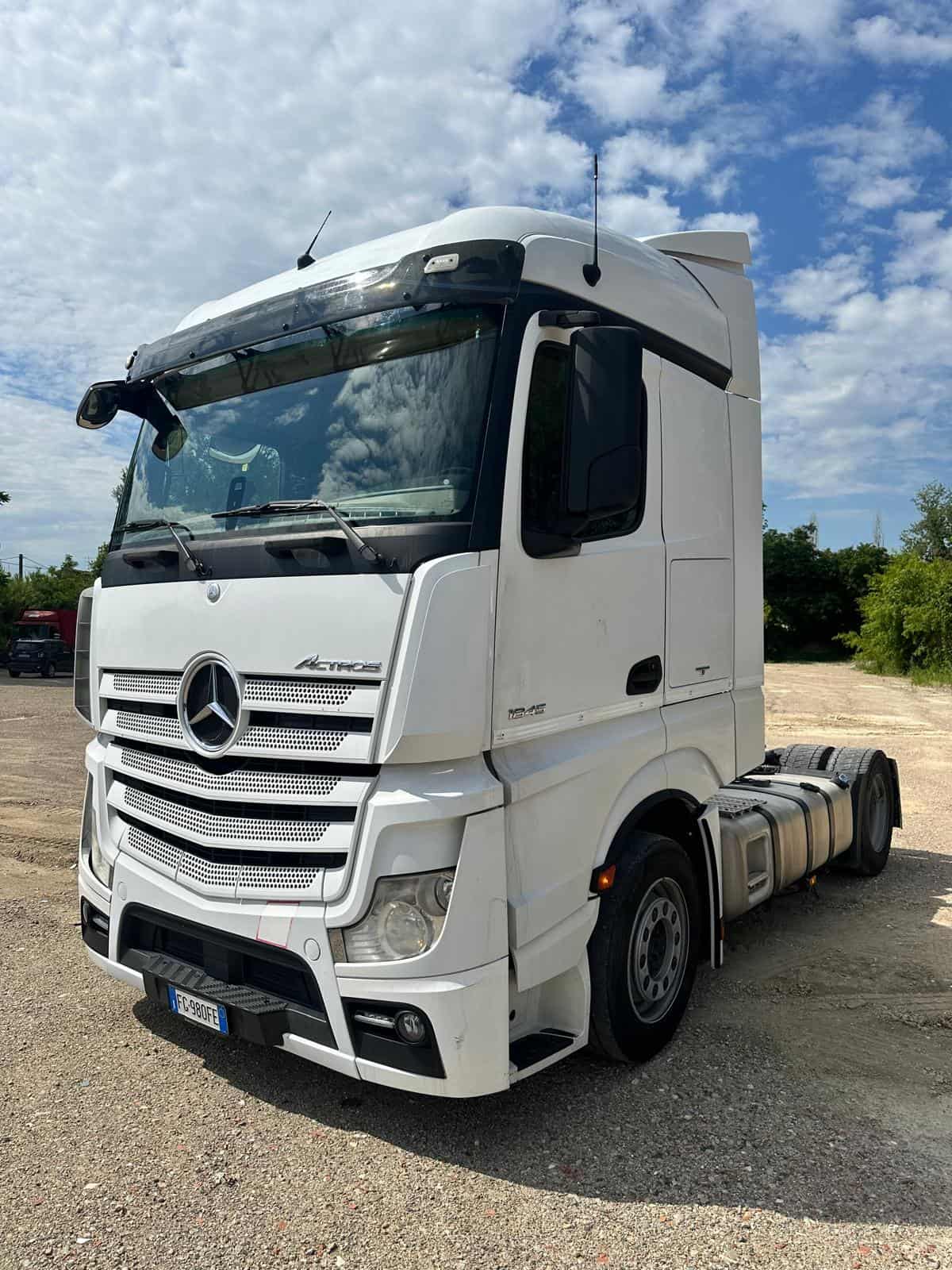 TRATTORE MERCEDES 2015 ESAURITO