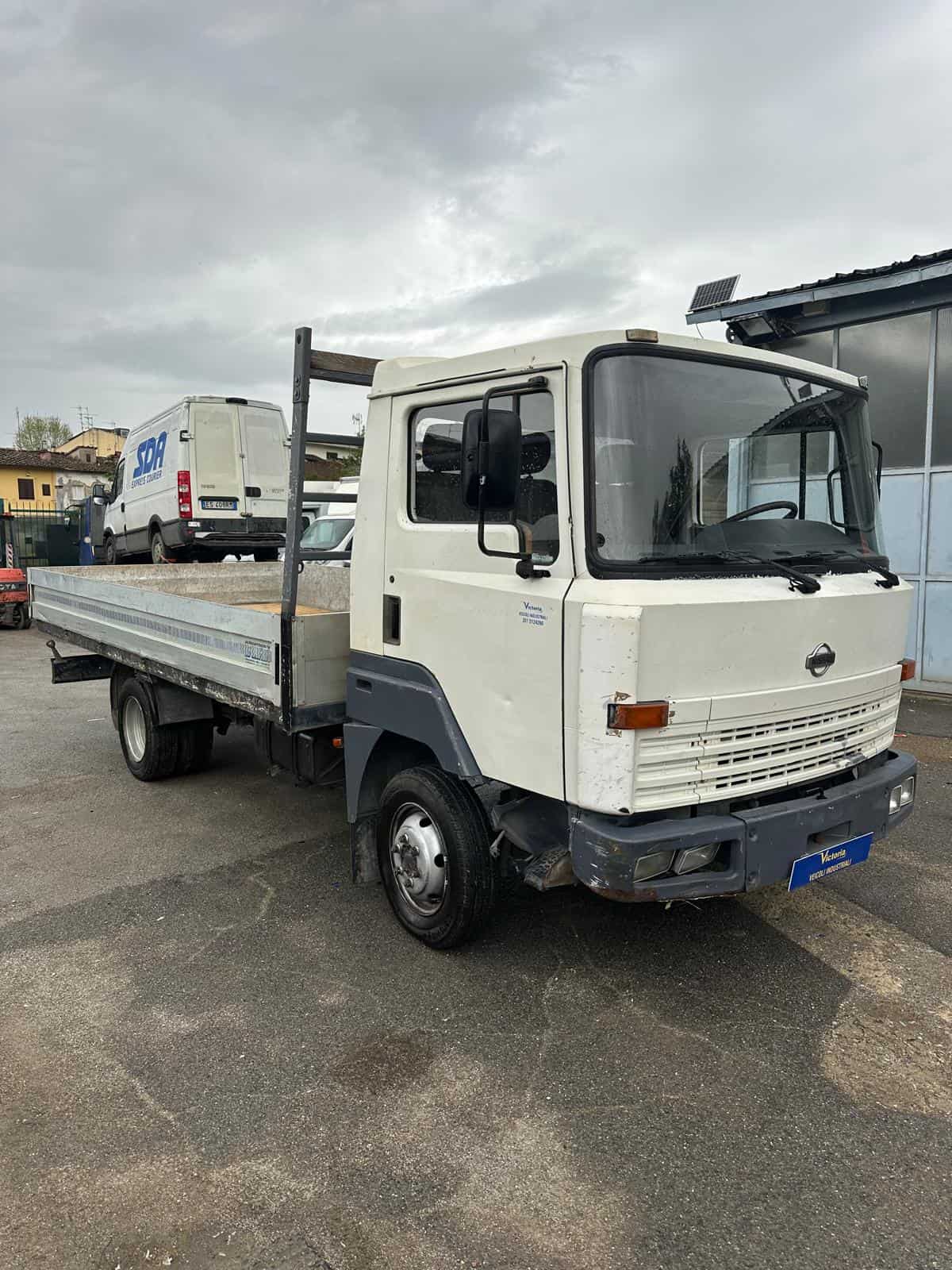 FURGONE CASSONATO NISSAN 1999 ESAURITO